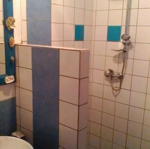 Le Marconnes Bed & Breakfast *